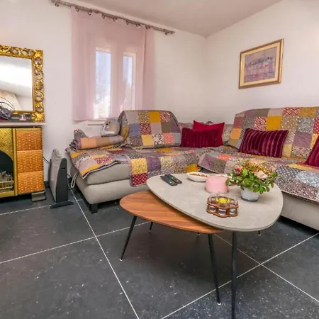 Holiday home Kuzmino Primosten